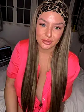 naughtychelseaxox's cam snapshot