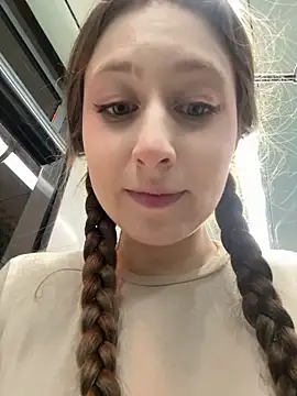 FroggyAnna live sex cam