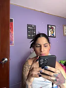 charlotte_stevenss_'s cam snapshot