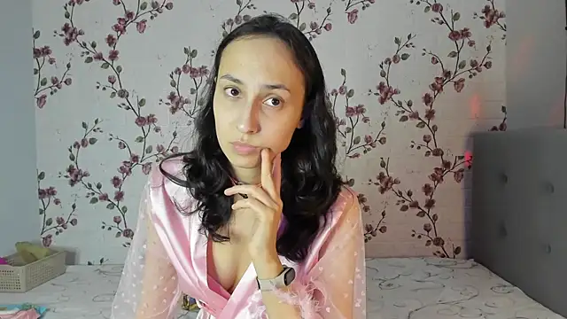 Alisagold90 live sex cam