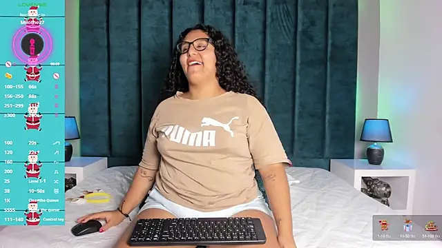 DanielleEvans_'s cam snapshot