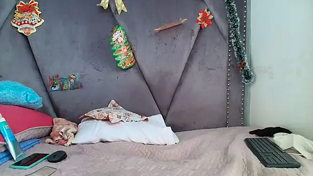 MeganMilF2's web cam