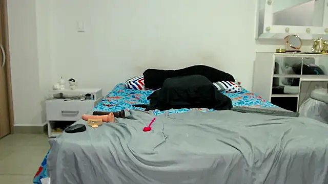 AnnieRoss69 live sex cam