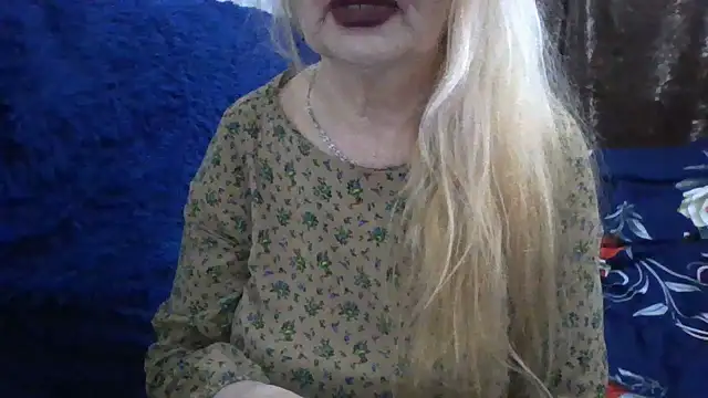 CarlyTreat live sex cam