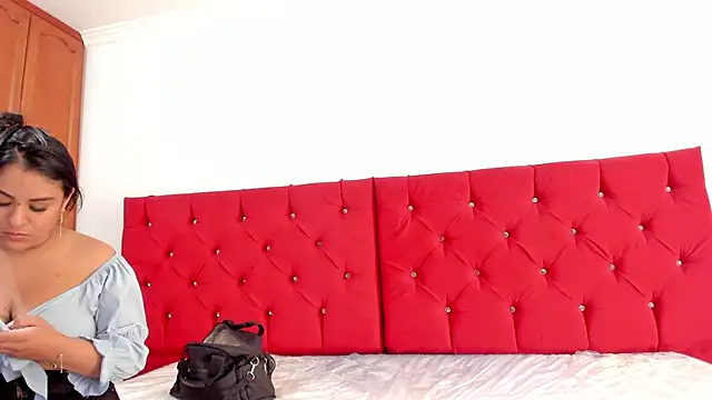 youlittle_perverts live sex cam