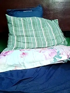 QueenSoreal live sex cam