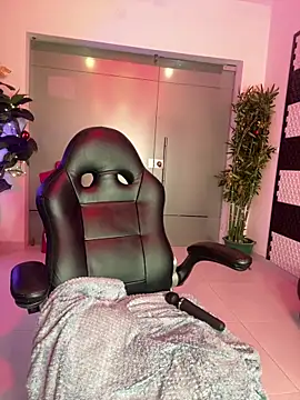 MalaikaBrown live sex cam