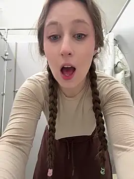 FroggyAnna's cam snapshot