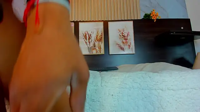 nahomy_james25 live sex cam