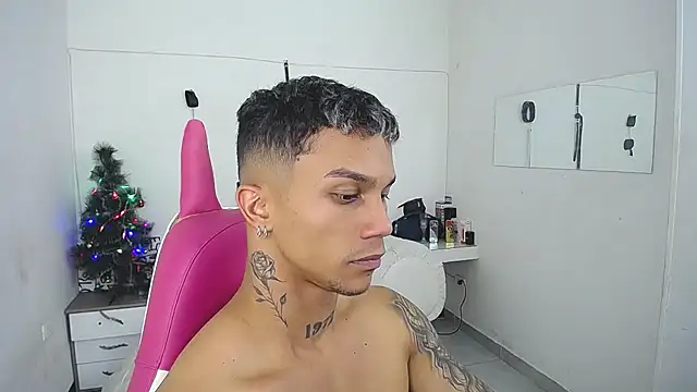 Leonard_Price live sex cam