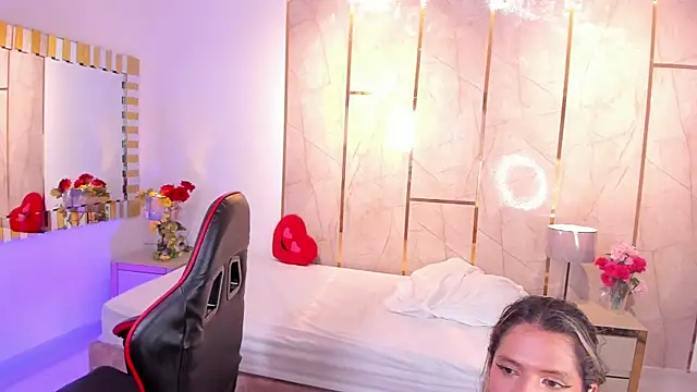 TylerBloom live sex cam