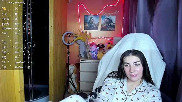 Fiery_Brunette_'s cam snapshot