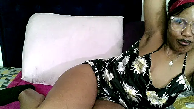 BUNNYCHOWX28's cam snapshot