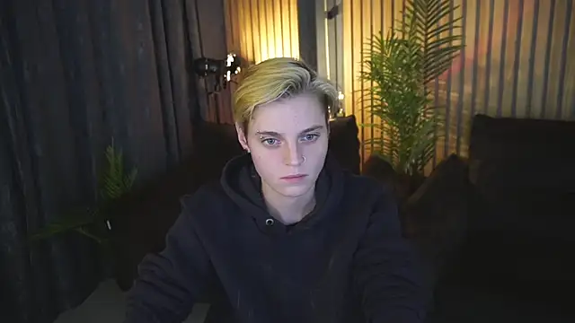 RoxyFlamee's cam snapshot