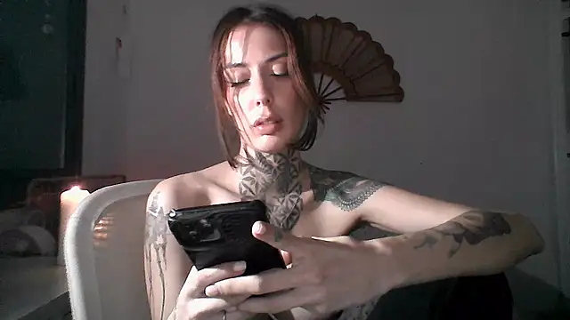 forloveofitmia's cam snapshot