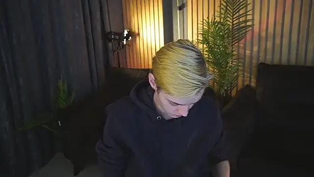 RoxyFlamee's cam snapshot