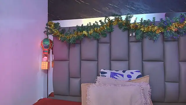 _MiaBrown_'s cam snapshot