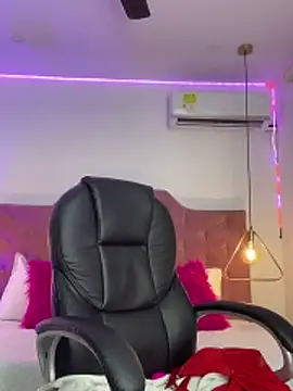 Velveet_x's cam snapshot