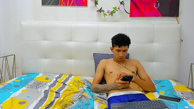 ahsly78alejandro's cam snapshot