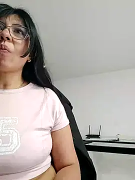 aisha_latina's cam snapshot