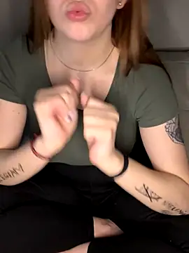 Mia_harmati live sex cam