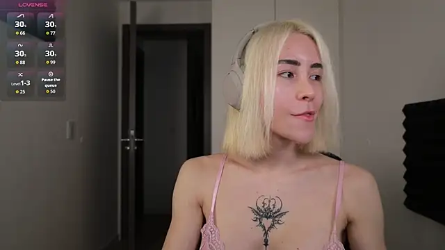 laliwhite live sex cam