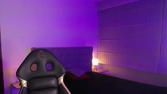 _Charlotte_Collins_'s cam snapshot