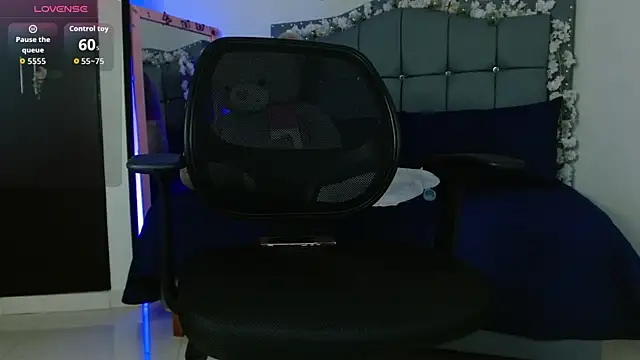 Kitty_Slim's cam snapshot