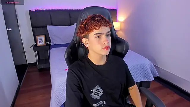 Aiiden_15 live sex cam