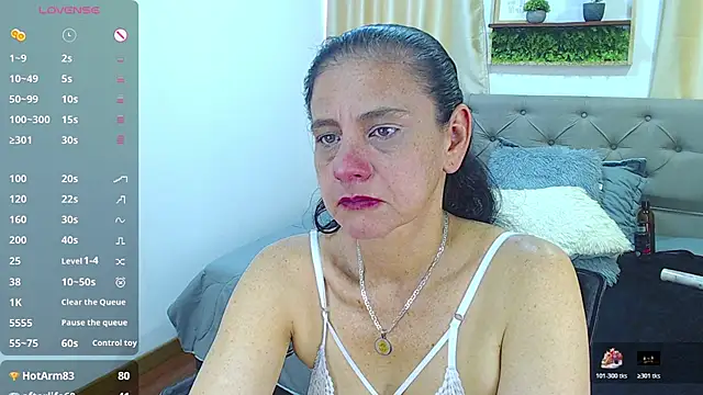 sasi_luna's cam snapshot