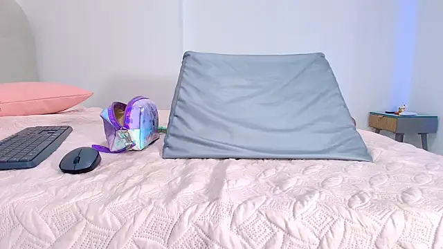 kira_mz's cam snapshot