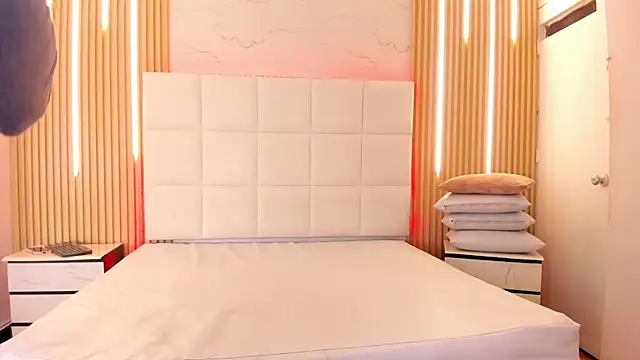 Elody_rousse's cam snapshot