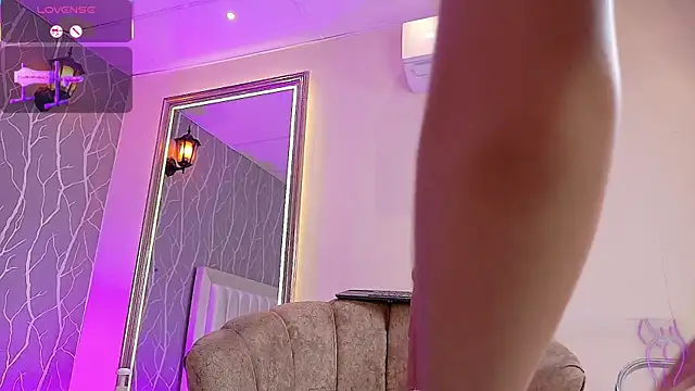 madison_fox1's cam snapshot