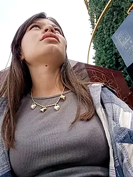 _Isabella-7's cam snapshot