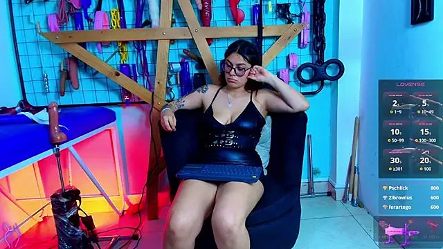 Misstresss_aurora_bdsm live sex cam