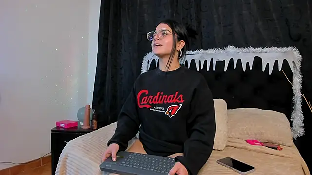 Jade_Nmm's cam snapshot