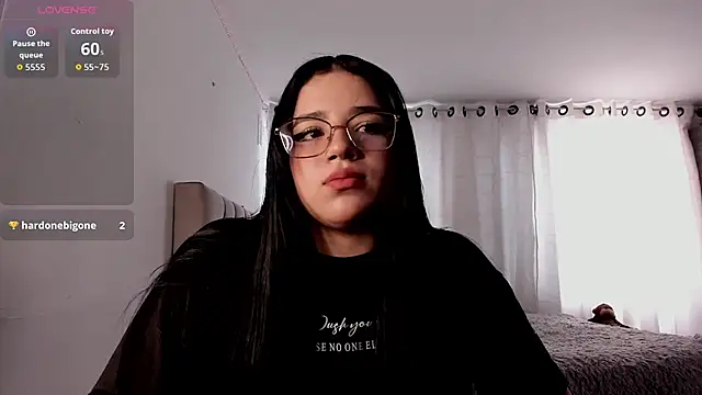 aliice_walker_'s cam snapshot