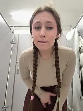 FroggyAnna live sex cam