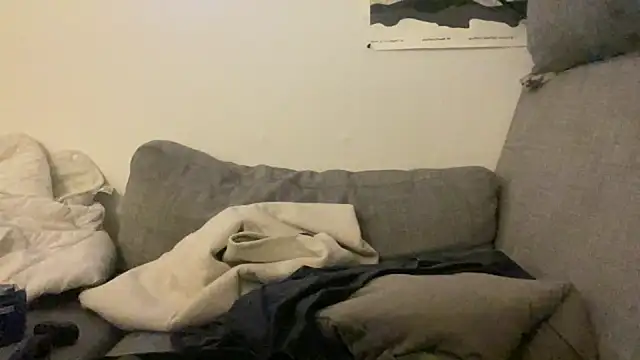 P4RtYBOII92 live sex cam