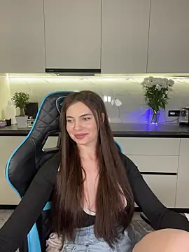 CurlyLara's cam snapshot