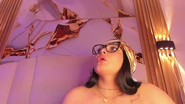 AgathaAtenea live sex cam