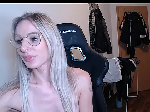 Liana_Lou live sex cam