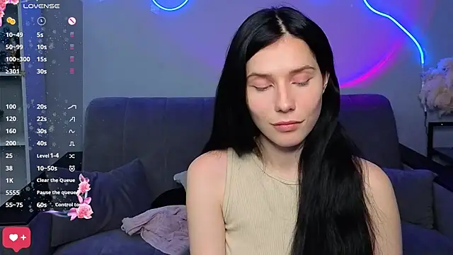 Mell_Hyees's cam snapshot