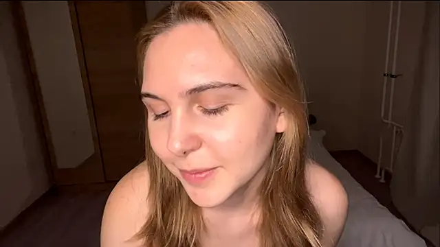 MyraLitterers's cam snapshot