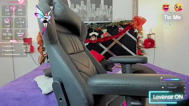 mask_red_girl's cam snapshot