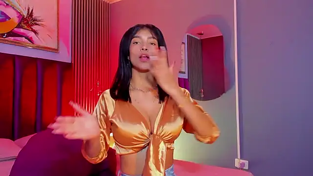 LauraAristizabal live sex cam