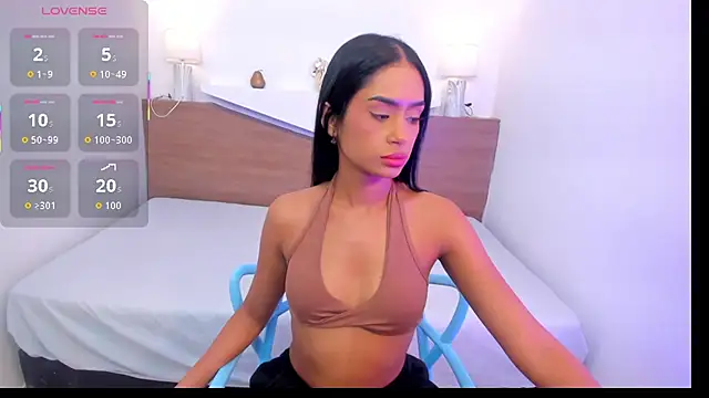 ChloeMoon9's cam snapshot