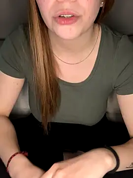 Mia_harmati live sex cam