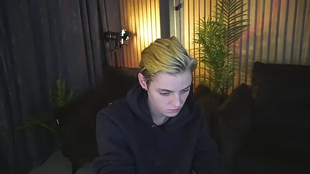 RoxyFlamee's cam snapshot