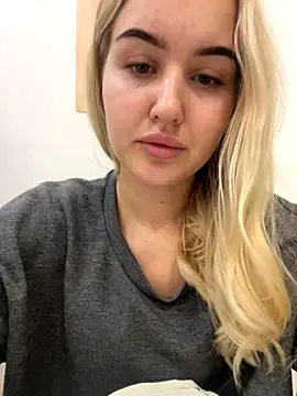 VanillaCakes live sex cam